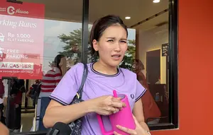 Ayu Ting Ting Rayakan HUT RI ke-81 Bareng Keluarga dan Kevin Gusnadi