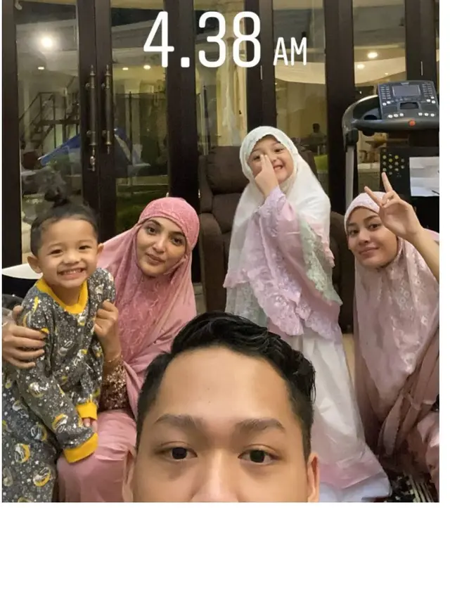 Antusias, Ini Momen 6 Anak Artis Ikut Sahur di Bulan Ramadhan