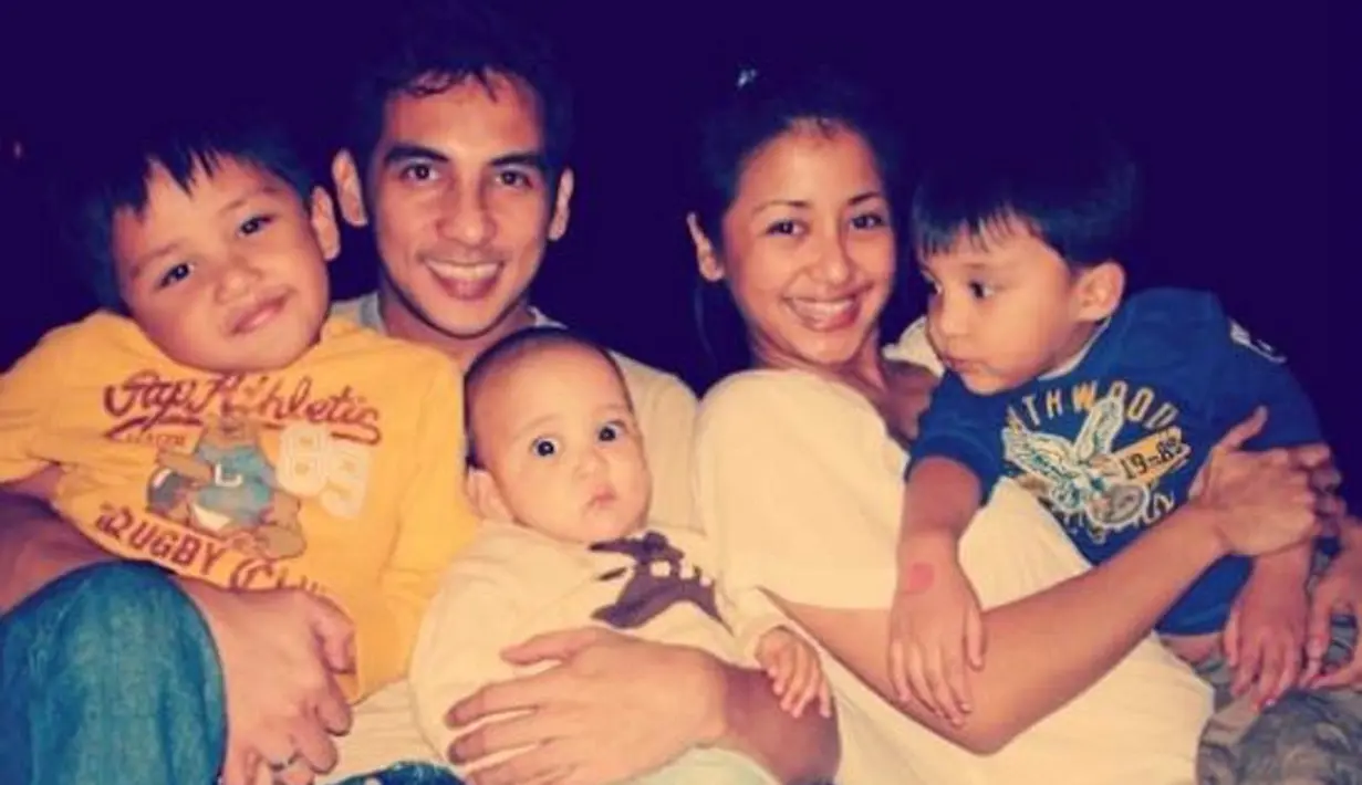 "Dari pertemuan itu kami kemudian berteman. Karena saat itu saya sudah punya pacar, Amara pun sudah punya pacar," ungkap pemilik nama lengkap Francois Henry Willem Mohede. (dok. Pribadi)