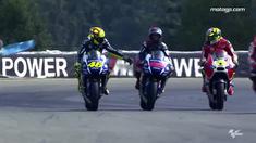 Jejak rekam yang berisi momen krusial Valentino Rossi dengan Jorge Lorenzo sejak seri pertama MotoGP 2015 di sirkuit Losail, Qatar hingga ditutup di MotoGP Valencia 2015 di Spanyol.