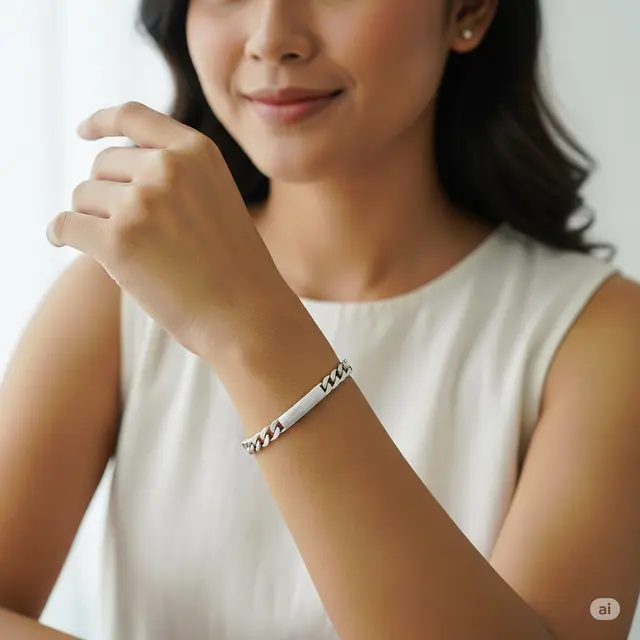 Model Gelang Perak Putih Terbaru. Foto: Gemini