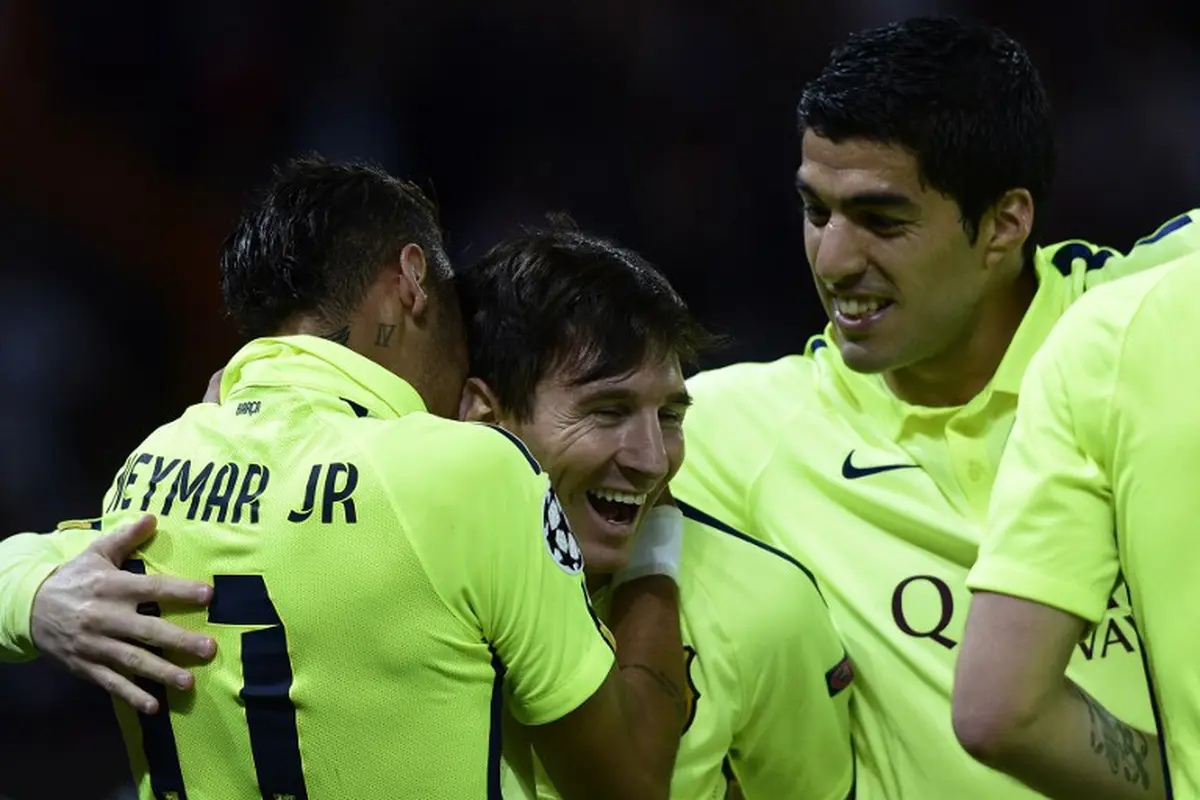 Selebrasi Trio MSN Kala Barcelona Menang 1 - 3 Atas PSG (AFP PHOTO / FRANCK FIFE)