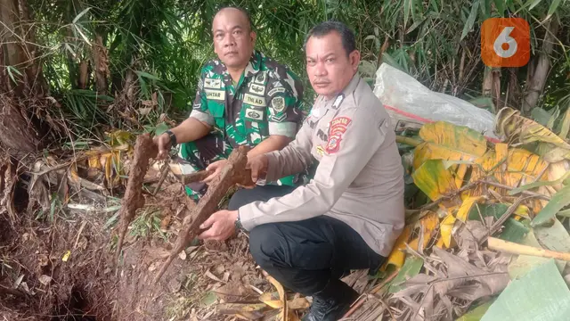 Penemuan dua senjata api laras panjang dan amunisi peluru, di Kecamatan Cisaat Kabuoaten Sukabumi (Liputan6.com/Istimewa).