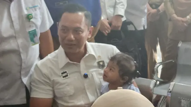 Menko Bidang Infrastruktur dan Pembangunan Kewilayahan, Agus Harimurti Yudhoyono, meninjau pelaksanaan program cek kesehatan gratis di UPTD Puskesmas Beji, Depok, Senin (10/2/2025).