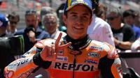 Ekspresi pembalap Repsol Honda, Marc Marquez, setelah kualifikasi MotoGP Catalunya, di Barcelona, Sabtu (15/6/2019). (AFP/Lluis Gene)