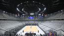Suasana lapangan dan tribun penonton di Indonesia Arena, Senayan, Jakarta, Selasa (11/7/2023). Indonesia Arena ini akan menjadi salah satu venue Piala Dunia Bola Basket atau FIBA World Cup 2023. (Bola.com/M Iqbal Ichsan)