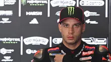 Marco Bezzecchi dari Tim Aprilia Racing terlihat di pit selama sesi latihan bebas sebelum Grand Prix MotoGP Ceko di Brno, Republik Ceko, pada 20 Juni 2026. (Michal Cizek/AFP)