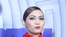 "Sering. Orang dia sering kasih love, kasih nice. Akun palsunya juga ngasih komentar, hahaha. Ya biasa saja, kayak dia pasang foto apa gue komen, ya biasa saja," ungkap Rina Nose. (Nurwahyunan/Bintang.com)