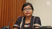 Ahli Hukum, Bivitri Susanti saat konferensi pers di Gedung KPK, Jakarta, Jumat (16/3). Komnas HAM berkoordinasi dengan KPK membahas penyelesaian kasus teror air keras yang menimpa Novel Baswedan. (Liputan6.com/Herman Zakharia)