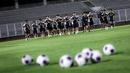 Pemain Timnas Indonesia menggelar sesi latihan Timnas Indonesia di Stadion Madya, Jakarta, Selasa (11/12/2024). (Bola.com/Bagaskara Lazuardi)