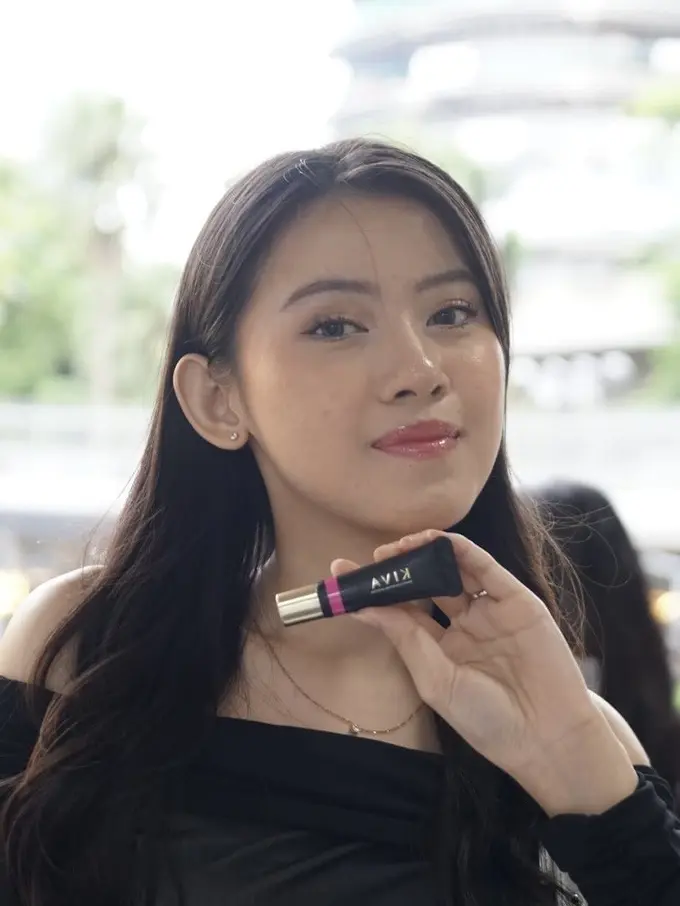 Glaze Peptide Lip Butter dengan GlazeLock™️ Technology