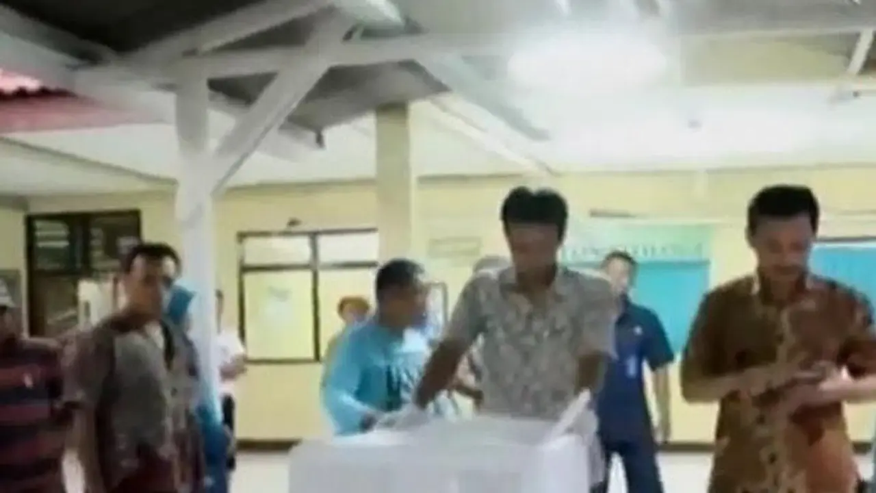 Bayi Berkepala Dua 