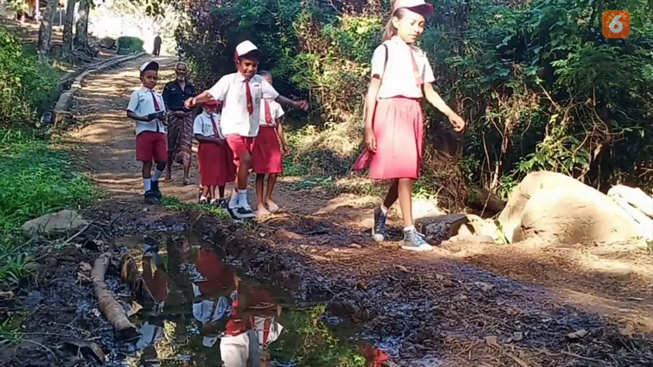Pelajar di daerah terisolir