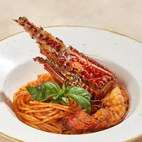 Makan Malam Natal dan Tahun Baru dengan Menyantap Menu Makanan Italian hingga Asia di Rocca  dengan menu Lobster Rose Pasta. dok. Rocca