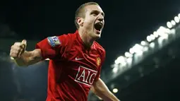Manchester United's Nemanja Vidic celebrates his goal during a Premier League match against Sunderland at Old Trafford in Manchester, on December 6, 2008. AFP PHOTO/IAN KINGTON
