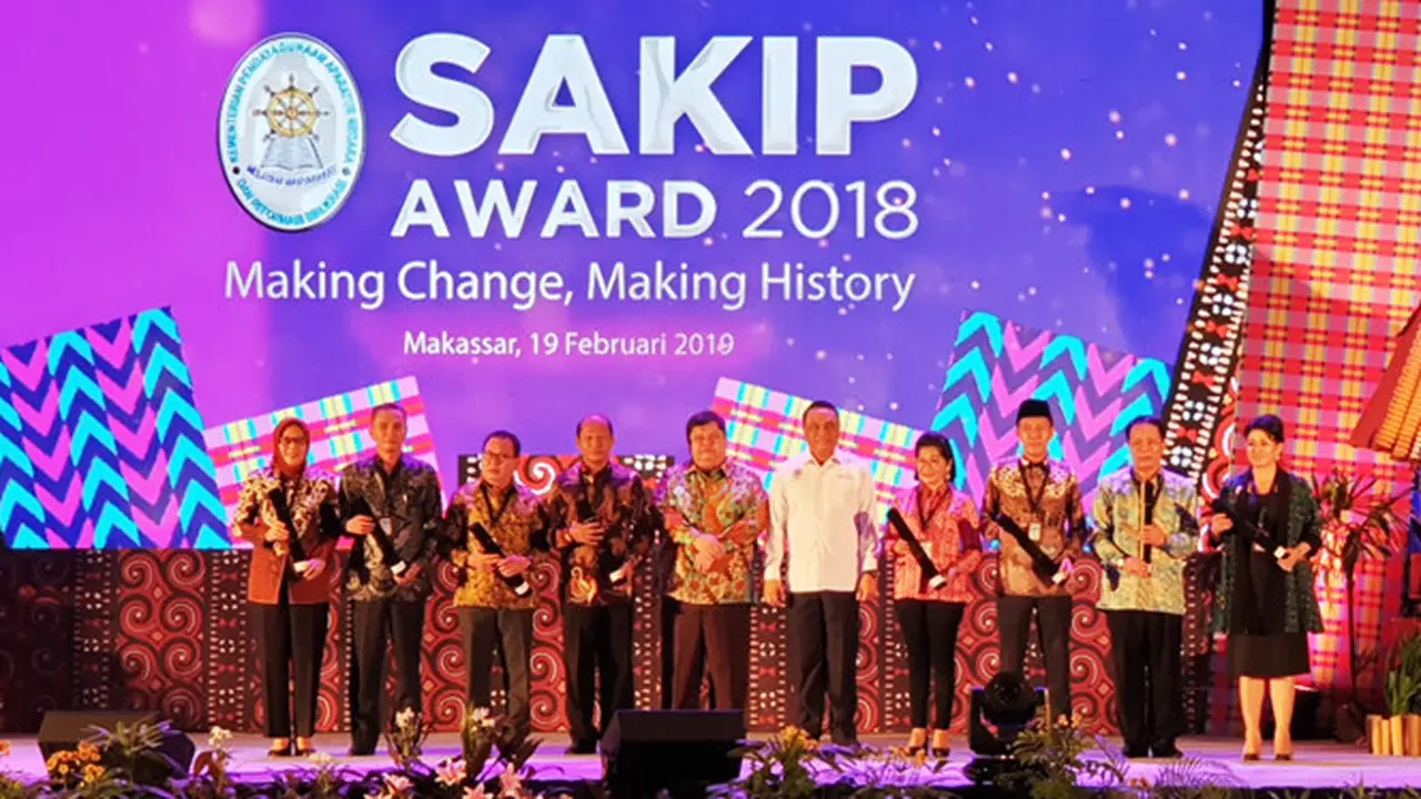 Kota Bitung Terima Penghargaan SAKIP Award 2018 Kategori B dari Menpan-RB