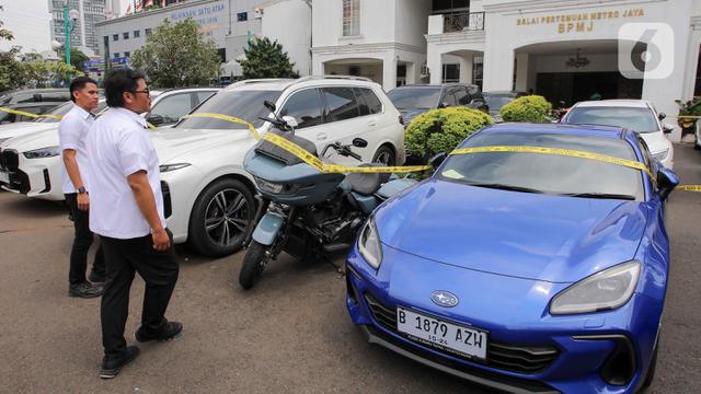 Polda Metro Jaya Sita Barang Mewah dan Uang Miliaran Rupiah dari 24 Tersangka Judi Online