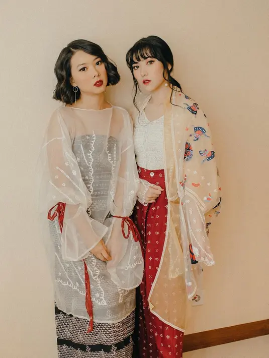 Cantik, berbakat dan pintar membuat Isyana Sarasvati dan Rara Sekar banyak digandrungi oleh para kaum milenial saat ini. (Liputan6.com/IG/@isyanasarasvati)