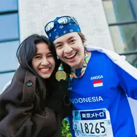 Shenina Cinnamon Hadir Menyemangati Angga Yunanda di Tokyo Marathon. [@shenacinnamon]