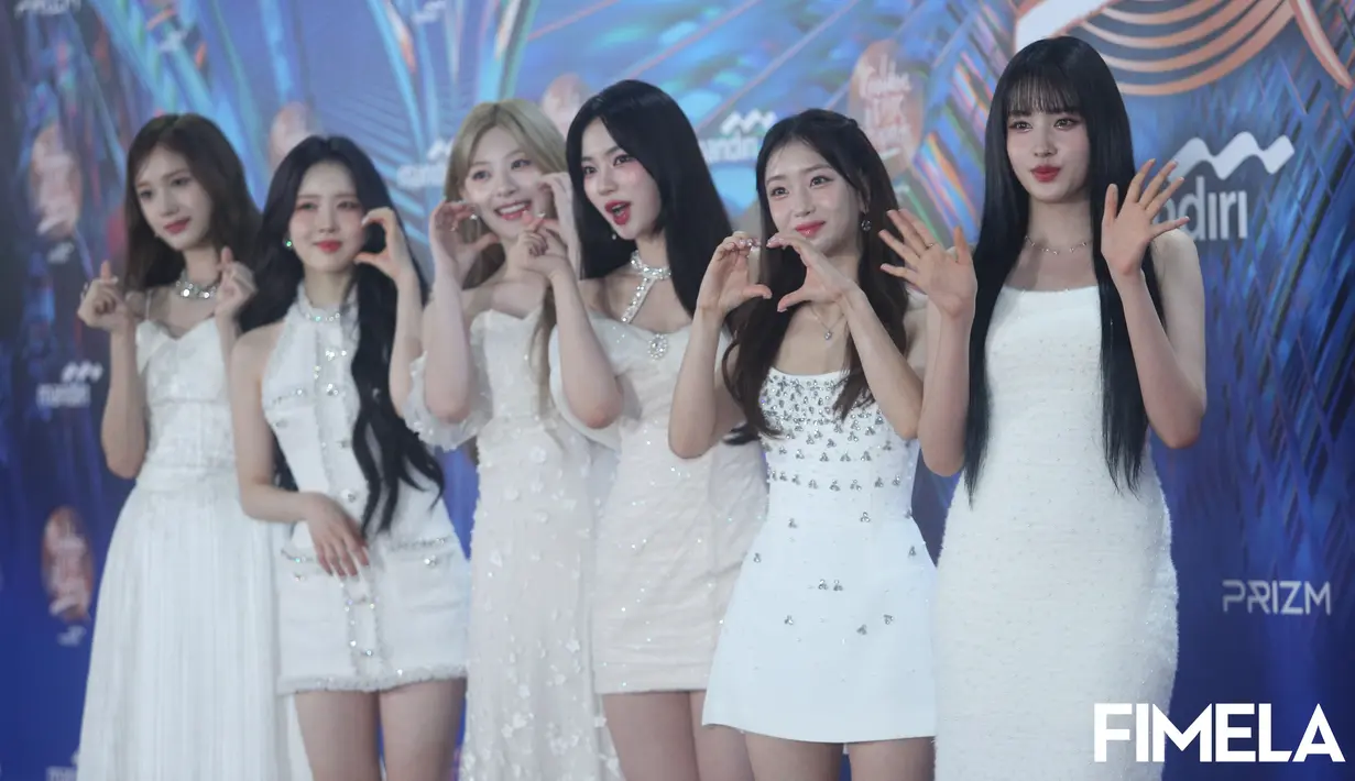 STAYC di red carpet Golden Disc Awards 2024 yang digelar di Jakarta, Sabtu (6/1/2024). [Foto: Bayu Herdianto/Fimela]