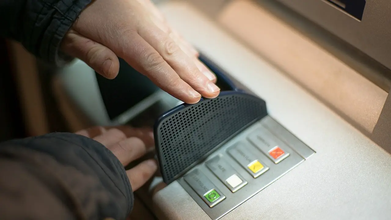 2. Punya ATM Lebih