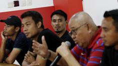 Mantan Pemain Timnas Indonesia, Maman Abdurahman, menghadiri jumpa pers di Jakarta, kamis (20/12). Para pemain tersebut membantah terlibat pengaturan skor di Piala AFF 2010. (Bola.com/M Iqbal Ichsan)