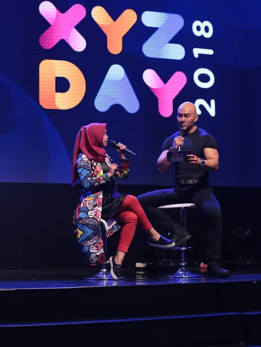 Ria mengungkapkan, bahwa sebelum menjadi pembicara ia mengaku deg-degan dengan banyaknya pengunjung yang memenuhi area tempat berlangsungnya acara XYZ Day. (Adrian Putra/Bintang.com)