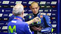 Pebalap Movistar Yamaha, Valentino Rossi, hanya menempati posisi ke-12 pada sesi latihan bebas kedua MotoGP Spanyol di Sirkuit Jerez, Jumat (5/5/2017). (Crash)