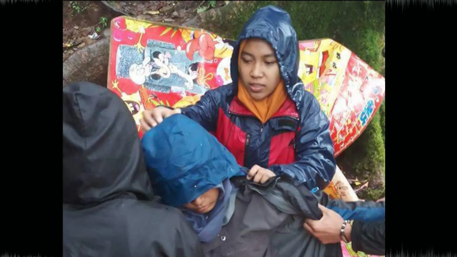 Seorang pendaki perempuan menderita hipotermia karwna ditinggal rombongannya di Pos 8 gunung Bawakaraeng (Istimewa/Liputan6.com)