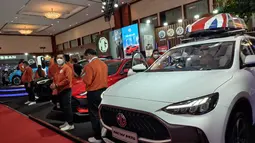 Pada saat mobil ini difoto, suasana baik di sekitar mobil maupun di booth masih belum begitu ramai dan hanya ada para sales yang berdiri dan bersiap untuk melayani pengunjung yang akan datang sehingga memberikan keleluasaan bagi kami untuk memotret setiap bagian dari New MG HS.