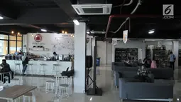 Suasana Wisata Buku Pasar Kenari yang dilengkapi kafe dan ruang membaca, Jakarta, Selasa (20/8/2019). Sentra buku ini merupakan pindahan dari kios di Kwitang dan Pasar Senen. (merdeka.com/Iqbal S. Nugroho)