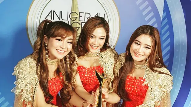 6 Potret Kenangan Chacha Sherly dengan Dara dan Lyia, Partner di Trio Macan