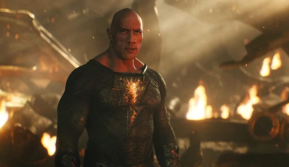Aksi Dwayne Johsnon dalam film Black Adam yang rilis pada 2022. (Foto: Warner Bros/DC Films)