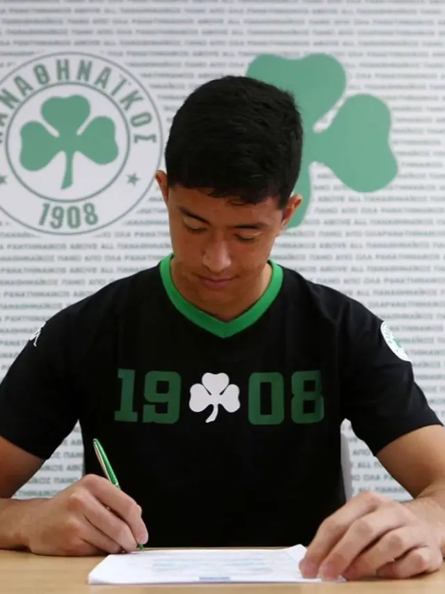 Cyrus Margono, kiper Panathinaikos keturunan Indonesia.