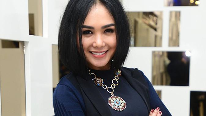 Terjun Ke Bisnis Kuliner Yuni  Shara  Ikutan Turun Masak di 