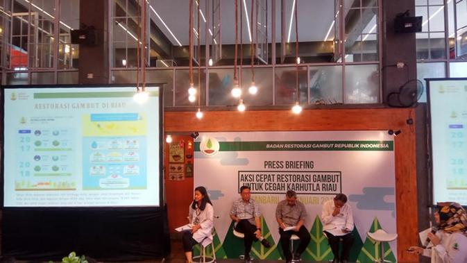 Pemaparan BRG tentang upaya restorasi lahan gambut di Riau. (Liputan6.com/M Syukur)
