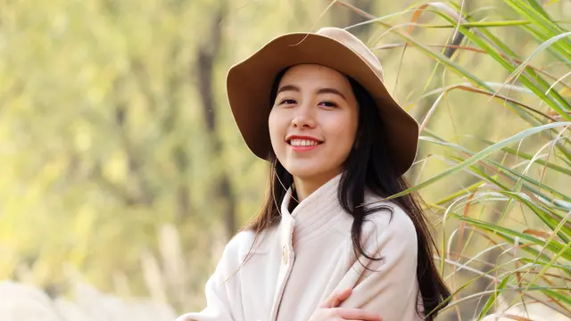 perempuan cantik dewasa