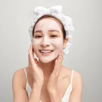 Scorpio merupakan orang yang sibuk, mereka mereka perlu melakukan double cleansing, scrubbing, dan masker wajah. (Makistock/shutterstock)