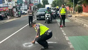 Detik-Detik Penumpang Vario Tewas Terlindas Truk di Depok
