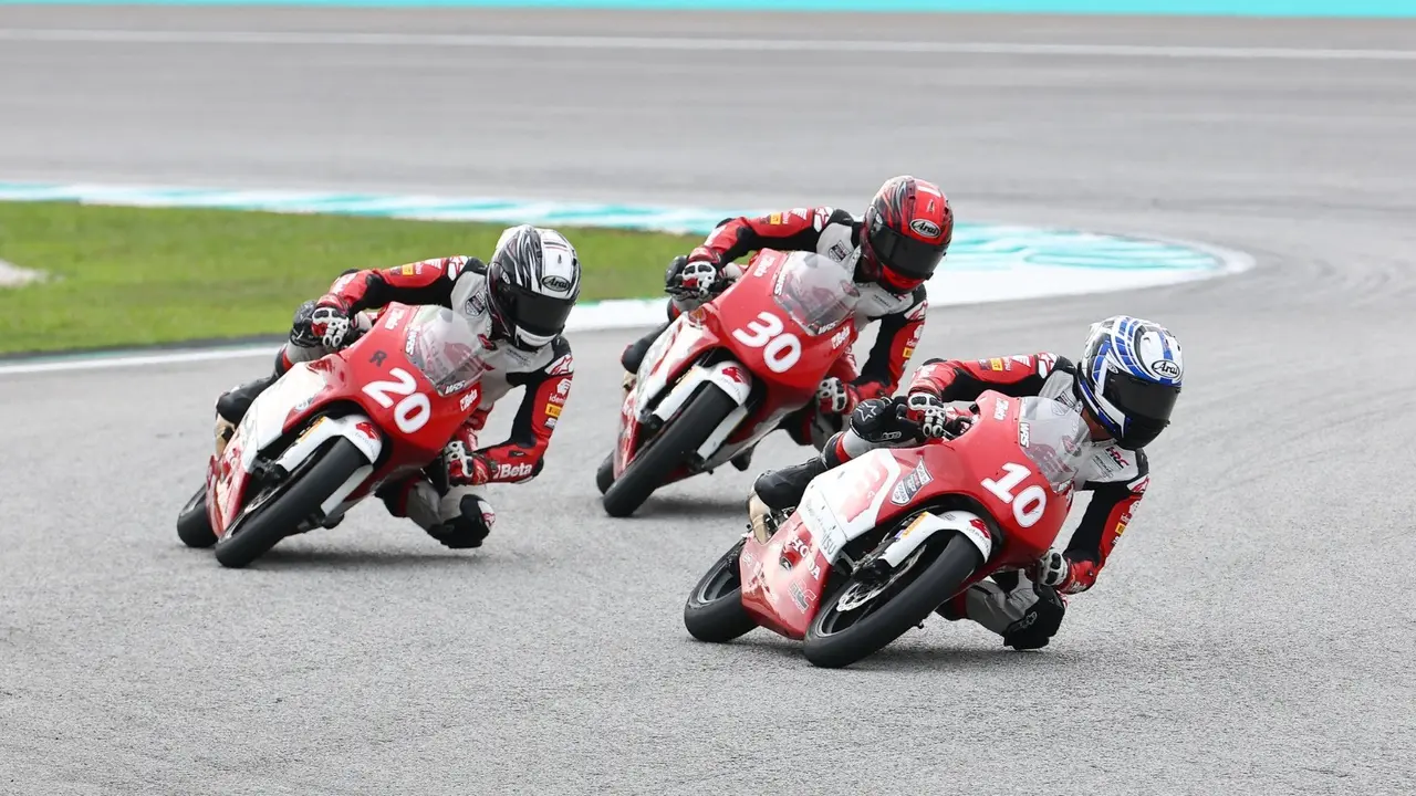Aksi pembalap AHM di IATC Sepang 2025