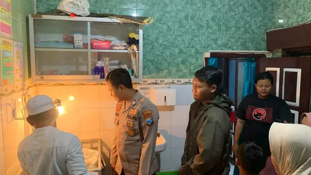 Bayi berjenis kelamin laki-laki ditemukan di depan rumah warga di Kalibaru, Banyuwangi. (Dok. Istimewa)