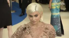 Siapa sajakah selebriti Hollywood yang tampil maksimal dengan gaun haute couture mereka di Met Gala 2017? Saksikan hanya di Starlite!