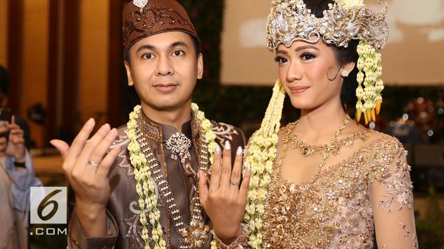 Presiden Jokowi Kondangan ke Resepsi Raditya Dika dan 