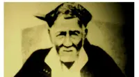 KH Hasan Besari (sumber: uinsuka.kmnu.or.id)