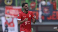 Bek Persija Jakarta, Willian Pacheco dalam laga melawan PSM Makassar pada 15 Agustus 2017. (Liputan6.com/Helmi Fithriansyah)