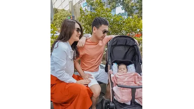 First Trip, Ini 5 Gaya Liburan Alinea Anak Raditya Dika di Singapura