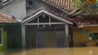 Sebanyak 800 rumah di Baleendah, Bandung terendam banjir. Sementara ribuan orang rela antre demi mendapat 15 ribu tiket legenda tinju dunia.