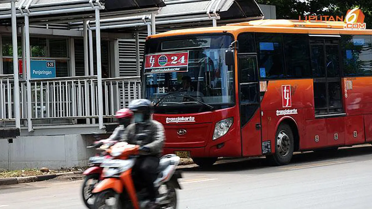 Raba Bokong Wanita, Pria Ini 'Dipamerkan' di Halte Transjakarta