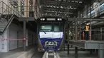 Bagian kepala kereta Mass Rapid Transit (MRT) melintas di Depo MRT Lebak Bulus, Jakarta, Kamis (12/4). 12 gerbong kereta MRT yang dikirim dari Jepang akhirnya mendarat seluruhnya di atas rel kereta depo Lebak Bulus. (Liputan6.com/Arya Manggala)