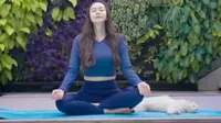 6 Potret Area Kolam Renang Rumah Aura Kasih, Spot Favorit untuk Yoga